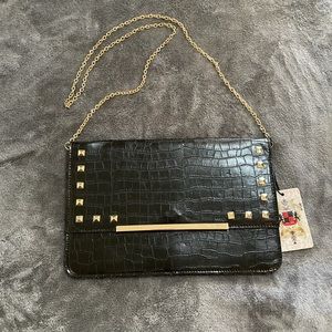 Urban Expressions Cross Body Clutch